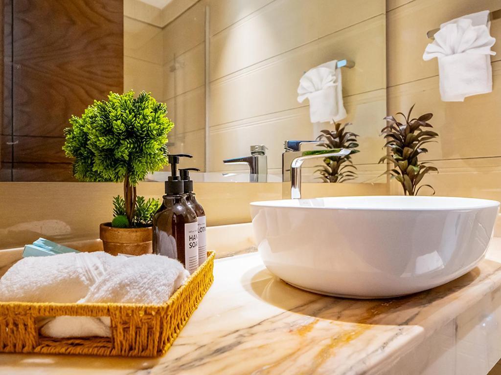 Apartment New 1 Bedroom Premium Dubai